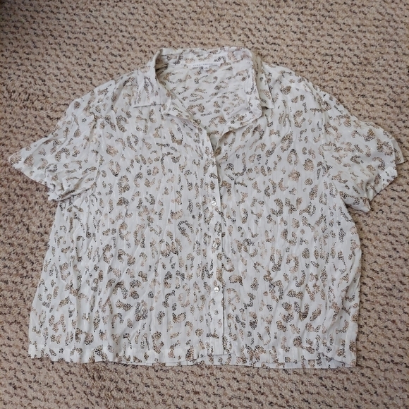 Jane + Delancey Top Women’s XL White Gold Blouse Jungle Leopard Button Up Shirt - Picture 4 of 12